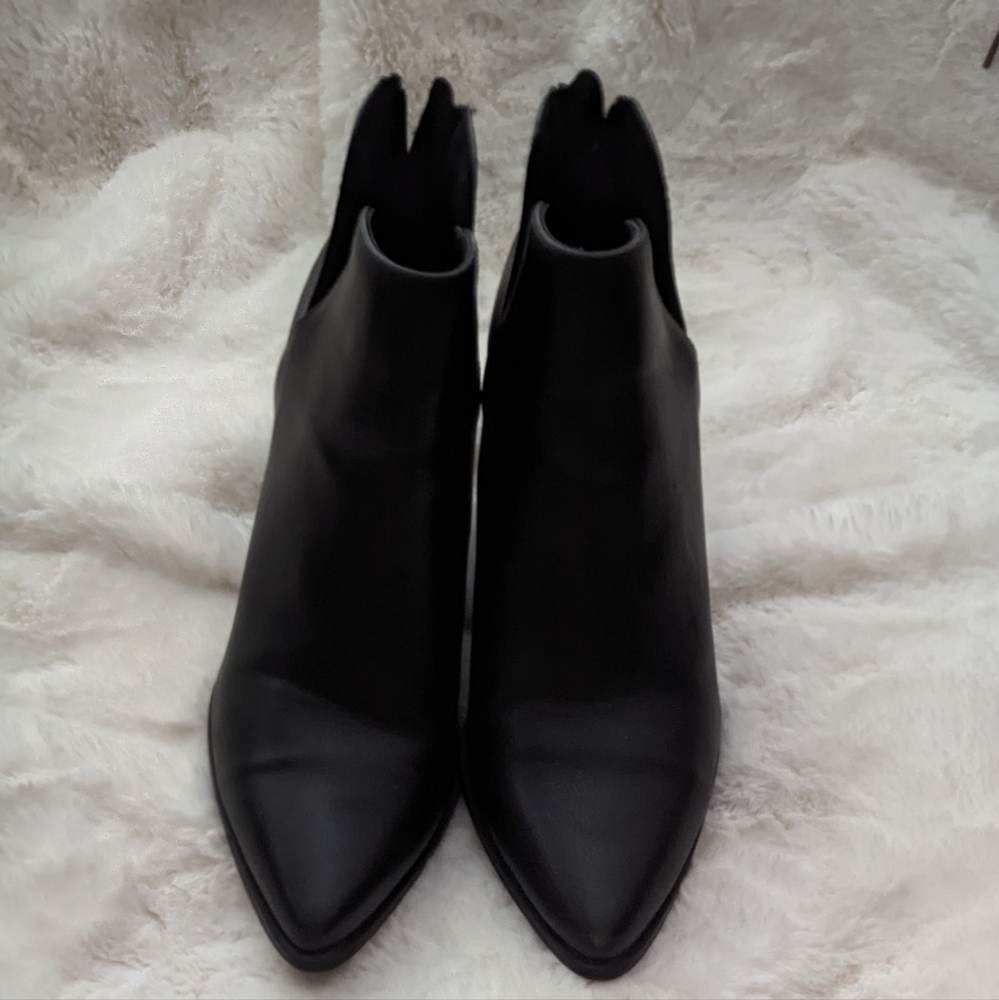 Size 8 Women's Booties Black